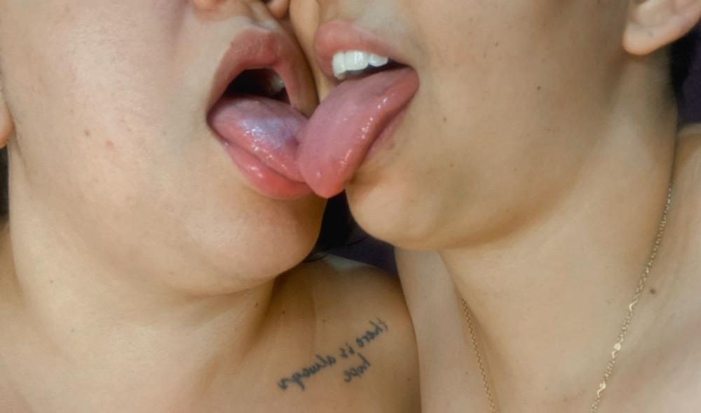 Acompanhantes em  - 