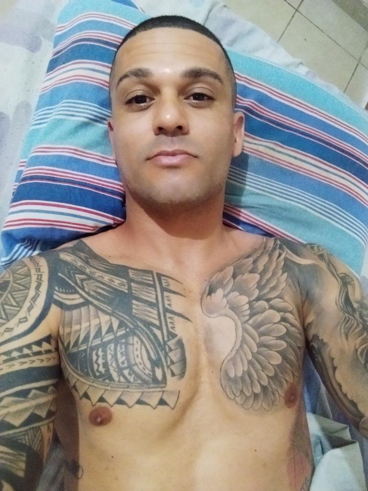 Acompanhantes em  - 