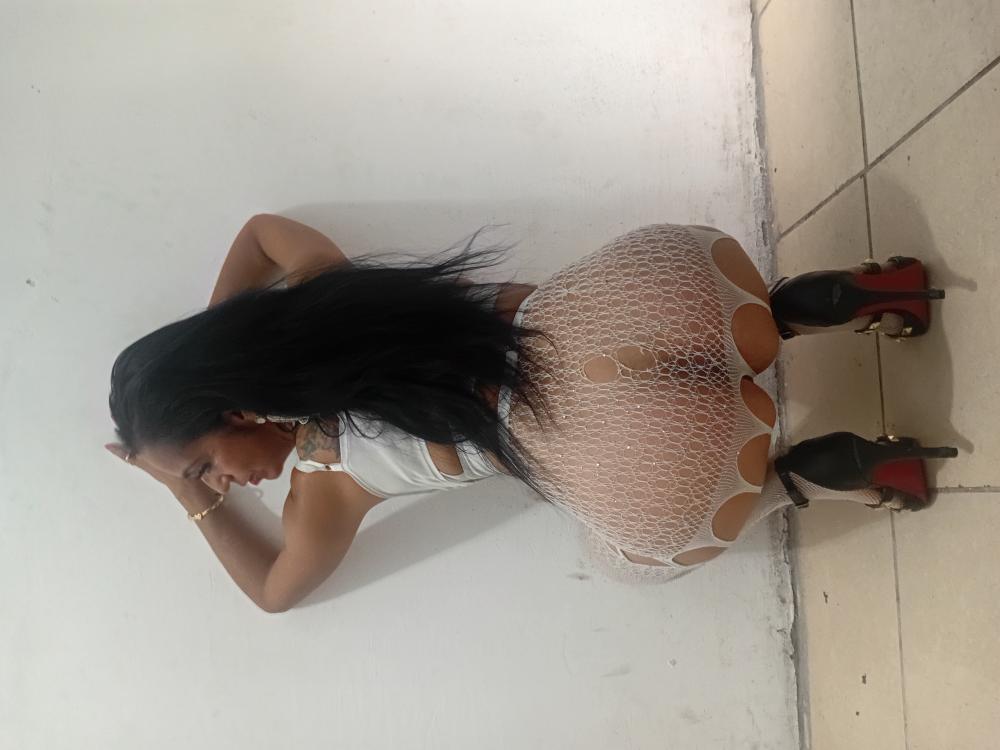 Acompanhantes em  - 