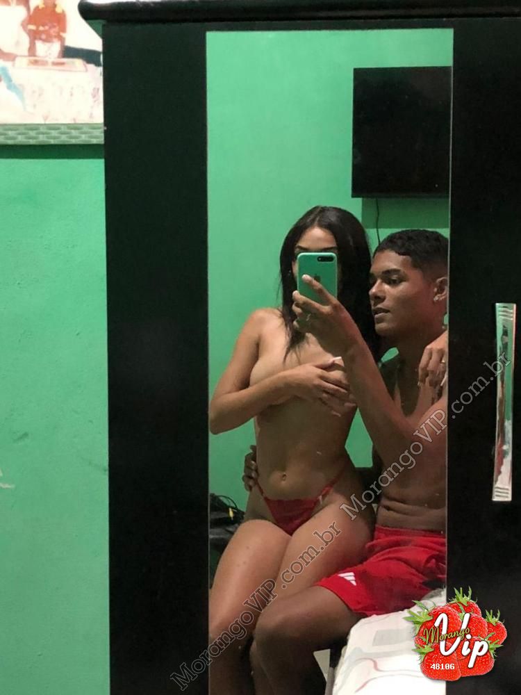 Acompanhantes em  - 